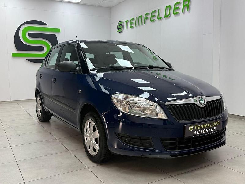 Blau Gebraucht 2012 Skoda Fabia Special Limousine | 4.490 € (Fairer Preis) - Bild 1/4