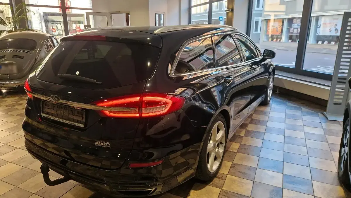Gebraucht Ford Mondeo Titanium 180 PS (132 kW) 2018 Schwarz Kombi