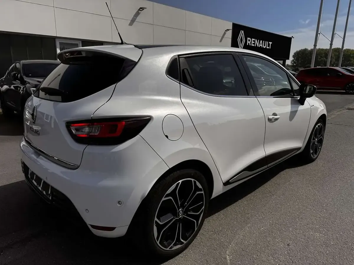 Gebraucht Renault Clio IV Bose Edition 90 PS (66 kW) 2018 Perlmuttweiß metall Kleinwagen