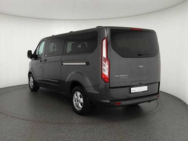 Gebraucht Ford Tourneo Titanium 170 PS (125 kW) 2017 Grau Van / Kleinbus