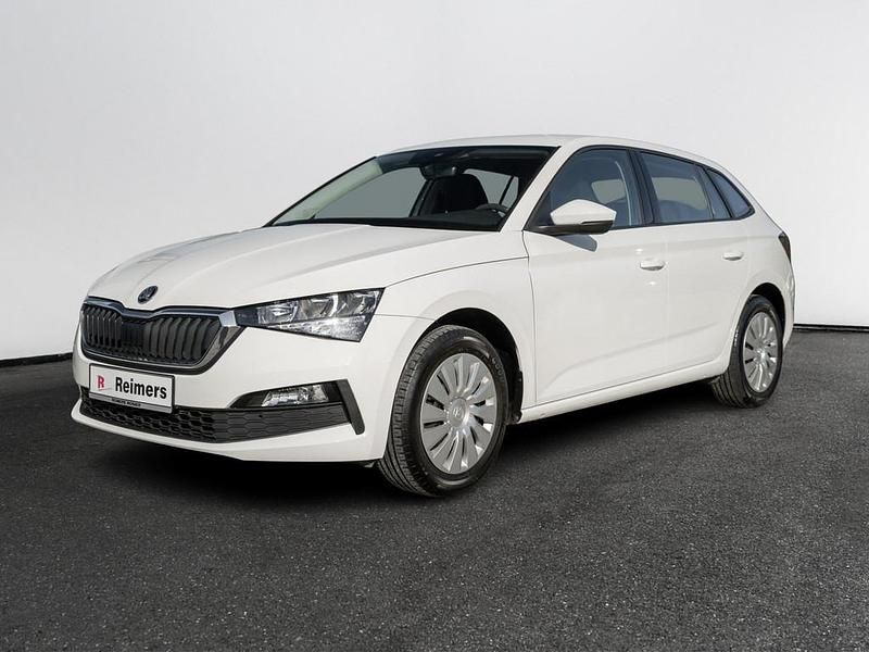 Gebraucht Skoda Scala Cool Plus 95 PS (69 kW) 2023 Weiss / candy weiss Kleinwagen