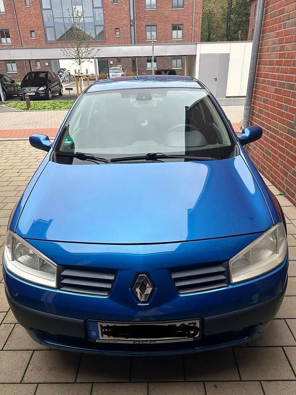 Blau Gebraucht 2005 Renault Mégane II Limousine | 2.300 € (Fairer Preis) - Bild 1/4