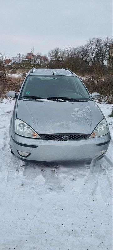 Grau Gebraucht 2003 Ford Focus Kombi | 260 € (Superpreis) - Bild 1/4
