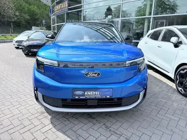 Używany Ford Explorer Premium 250 kW (340 KM) 2025 Niebieski SUV