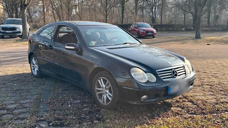 Gebraucht Mercedes C230 197 PS (144 kW) 2001 Schwarz Coupé