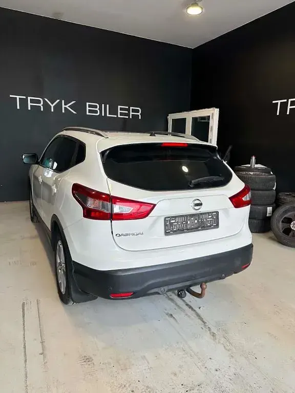 Gebraucht Nissan Qashqai Tekna 131 PS (96 kW) 2017 Weiß SUV