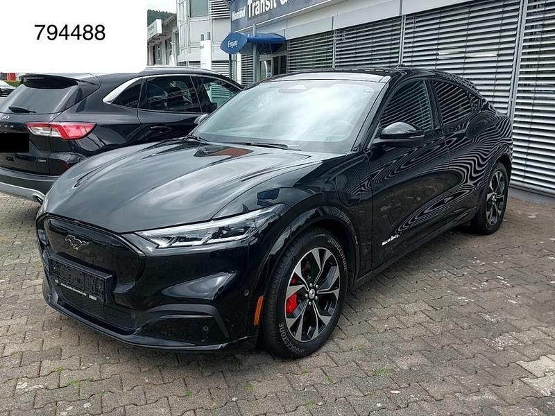 Schwarz Gebraucht 2021 Ford Mustang Mach-E SUV | 29.750 € (Superpreis) - Bild 1/4