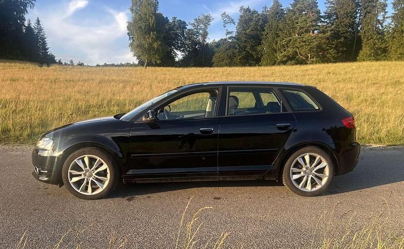 Schwarz Gebraucht 2011 Audi A3 Ambition Kleinwagen | 6.200 € (Fairer Preis) - Bild 1/4