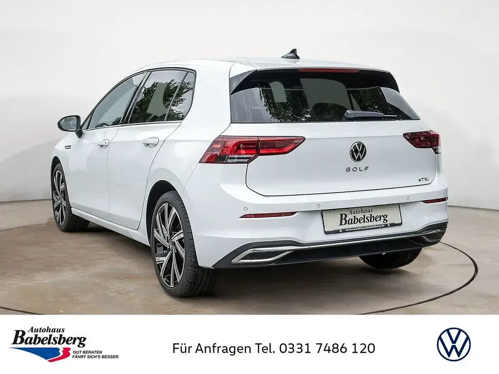 Gebraucht VW Golf VIII Style 150 PS (110 kW) 2024 Weiß Limousine