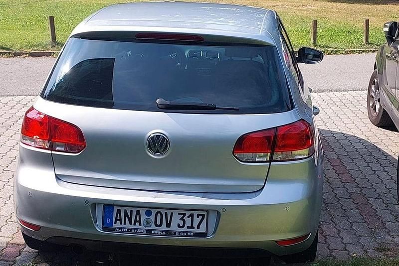 Grau Gebraucht 2011 VW Golf VI Comfortline Limousine | 8.000 € (Fairer Preis) - Bild 1/4