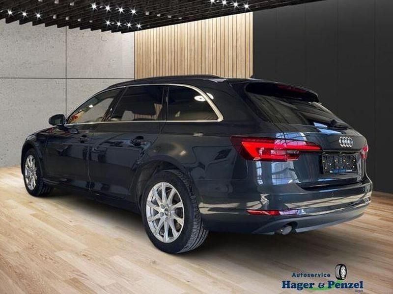 Gebraucht Audi A4 Basis 174 PS (127 kW) 2018 Grau Kombi