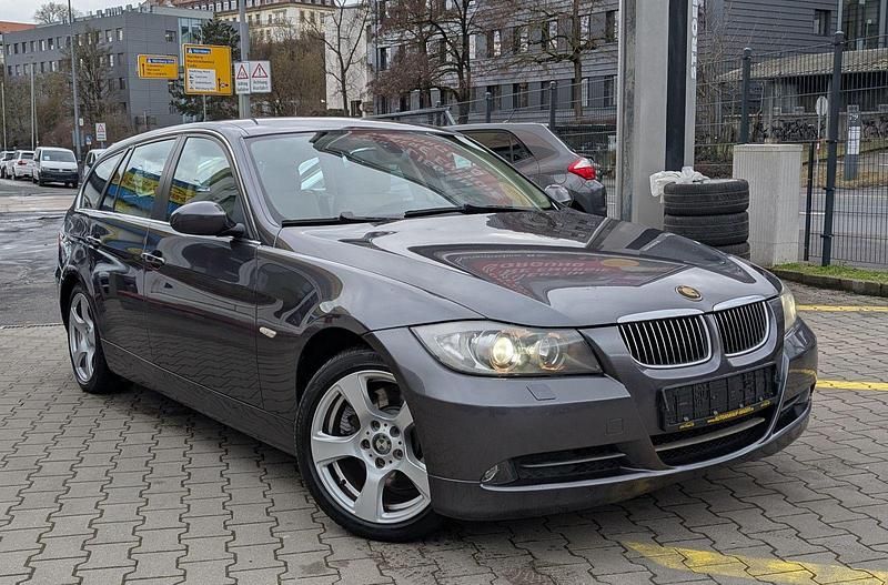Gebraucht BMW 330 Sport Line 231 PS (169 kW) 2006 Grau Kombi