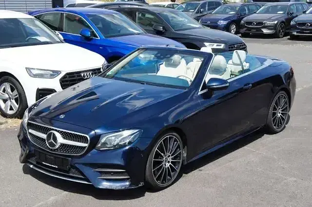 Gebraucht Mercedes E300 AMG line 245 PS (180 kW) 2018 Blau Cabrio