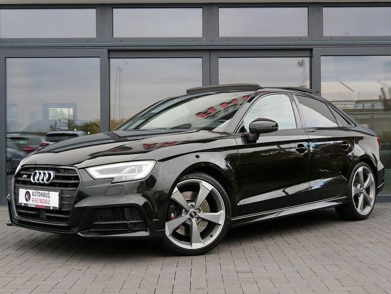 Mythosschwarz metallic (metallic) Gebraucht 2019 Audi S3 Comfort Limousine | 27.900 € (Guter Preis) - Bild 1/4