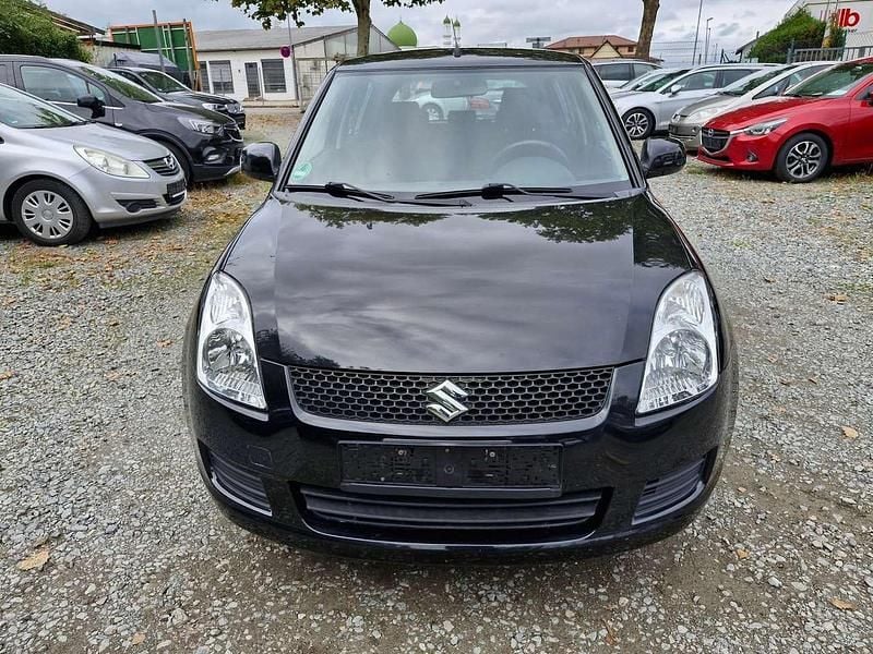 Schwarz Gebraucht 2009 Suzuki Swift Limousine | 2.990 € (Fairer Preis) - Bild 1/4
