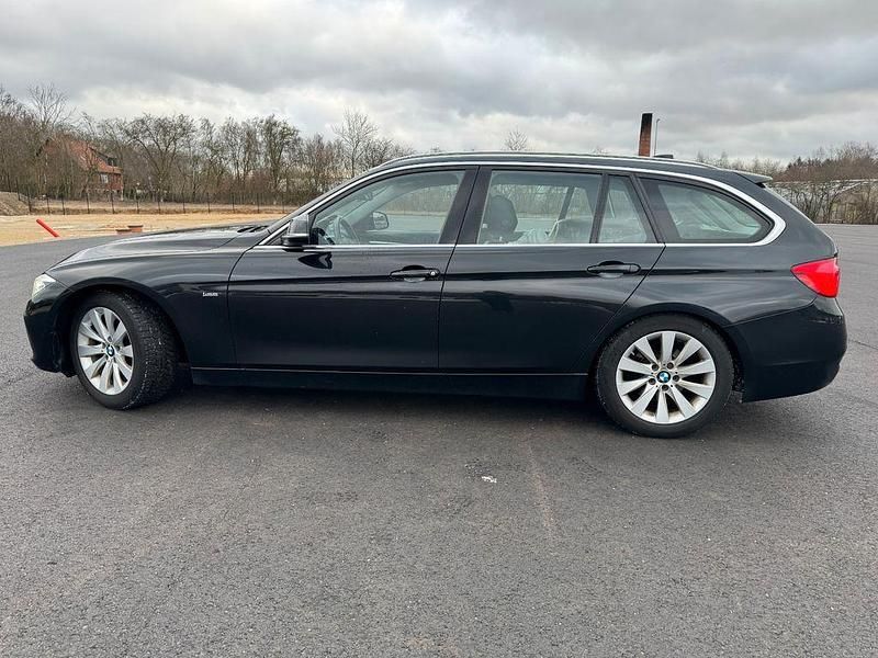 Gebraucht BMW 320 Luxury Line 163 PS (119 kW) 2017 Schwarz Kombi