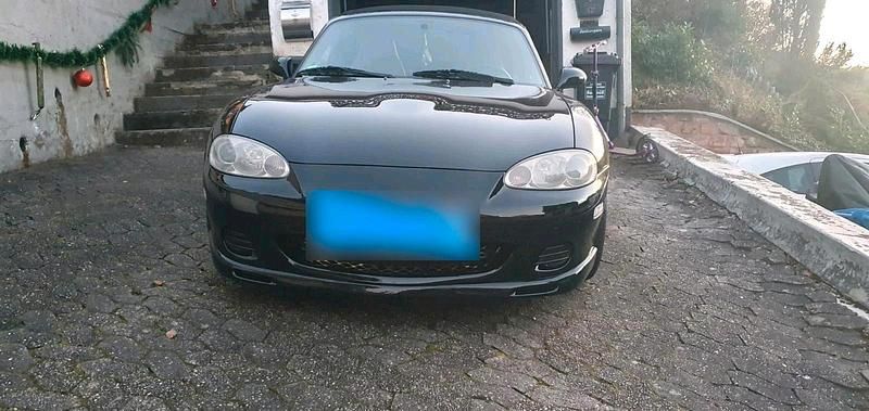 Second-hand Mazda MX5 110 CP (80 kW) 2003 Negru Cabrio