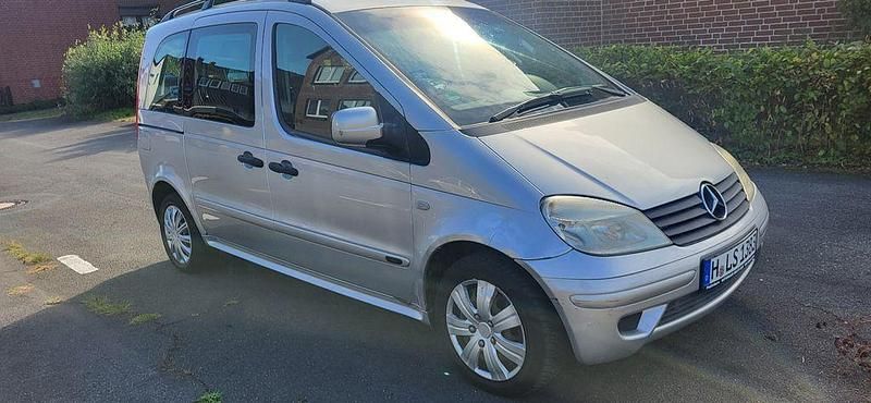Silber Gebraucht 2003 Mercedes Vaneo Van / Kleinbus | 1.750 € (Fairer Preis) - Bild 1/4