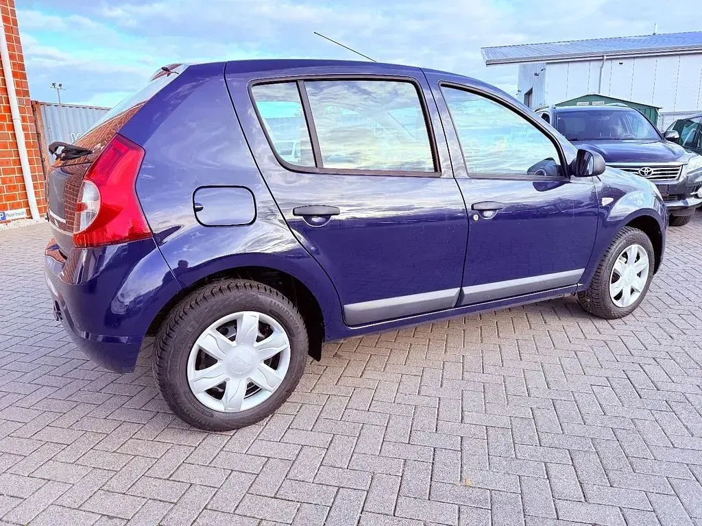 Gebraucht Dacia Sandero 75 PS (55 kW) 2012 Blau Limousine