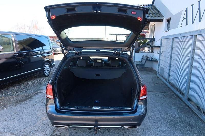 Gebraucht Mercedes E250 204 PS (150 kW) 2014 Grau Kombi