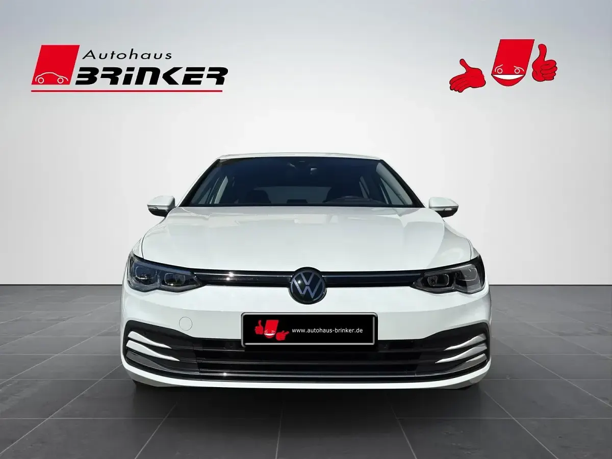 Gebraucht VW Golf VIII Move 131 PS (96 kW) 2023 Oryxweiß perlmutteffekt Limousine