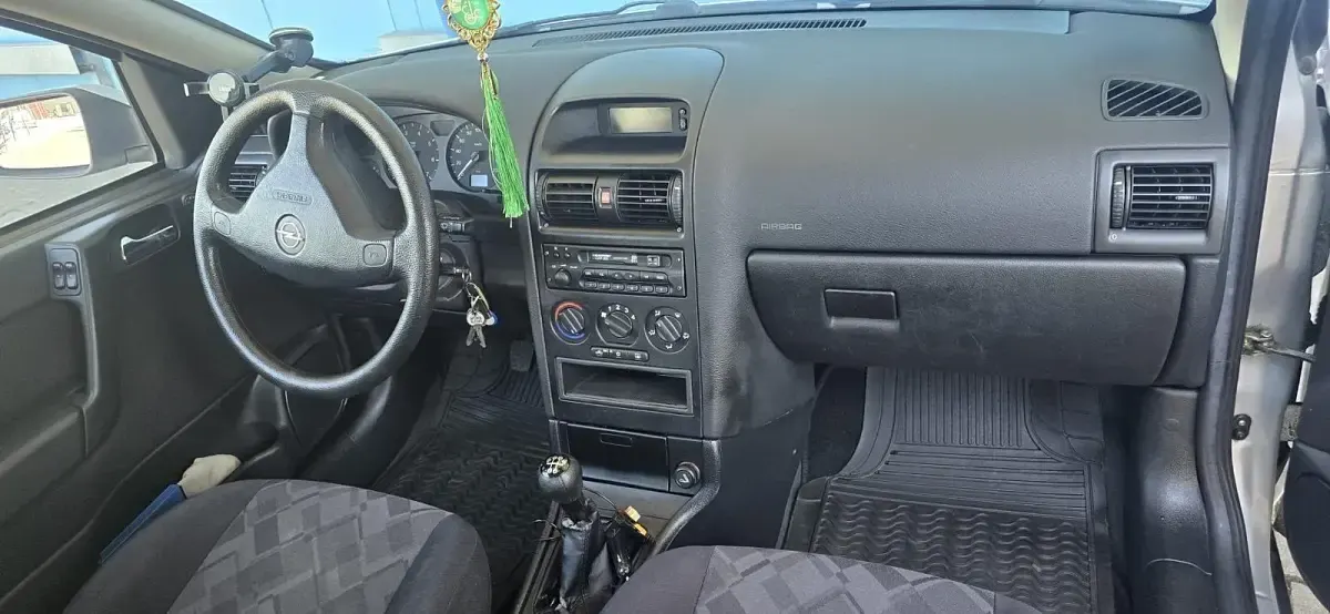Gebraucht Opel Astra 74 PS (54 kW) 1998 Silber Kleinwagen