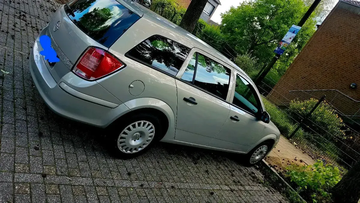 Gebraucht Opel Astra 90 PS (66 kW) 2010 Kombi