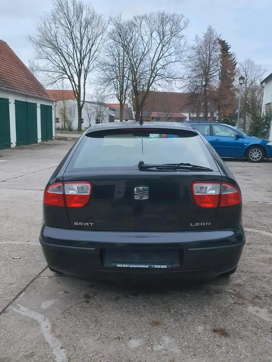 Occasion Seat Leon 105 ch (77 kW) 2002 Noir Citadine