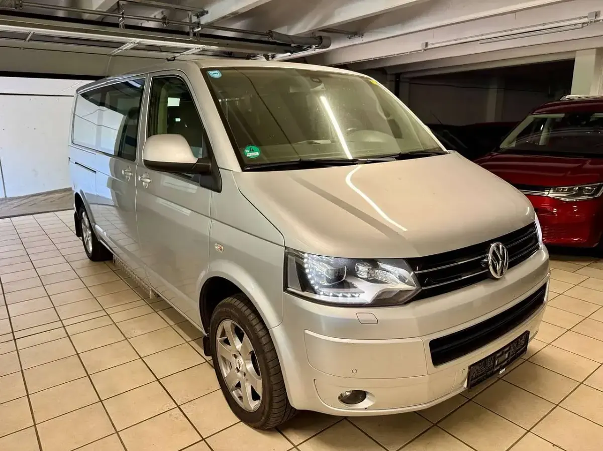 Gebraucht VW Caravelle Comfortline 179 PS (131 kW) 2015 Silber Van