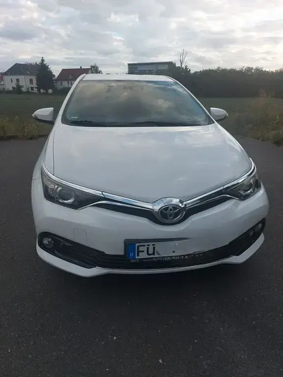 Gebraucht Toyota Auris Edition-S 116 PS (85 kW) 2017 Weiß Limousine