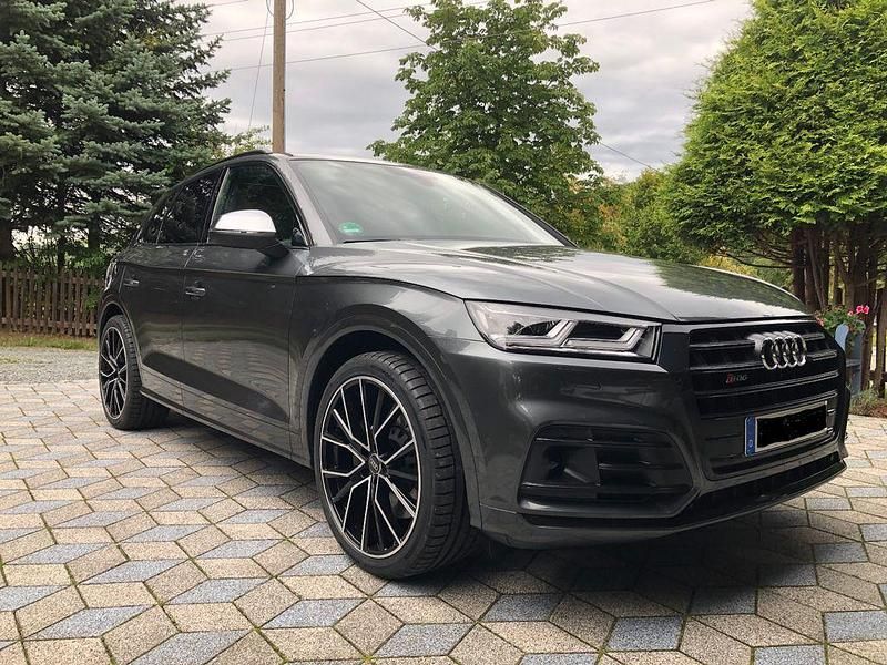 Grau Gebraucht 2020 Audi SQ5 Sport SUV | 43.500 € (Guter Preis) - Bild 1/4