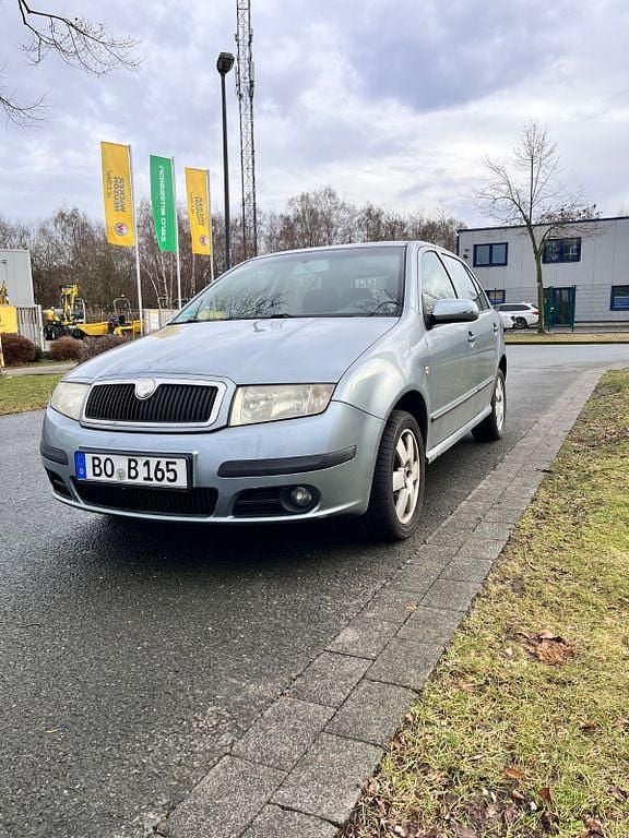 Blau Gebraucht 2006 Skoda Fabia Classic Limousine | 1.300 € (Guter Preis) - Bild 1/4