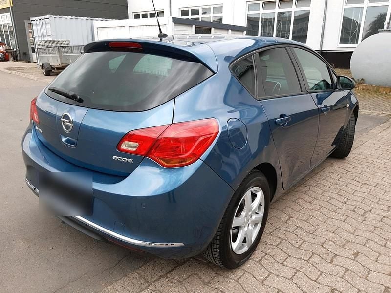 Second-hand Opel Astra 120 CP (88 kW) 2012 Albastru Berlinǎ