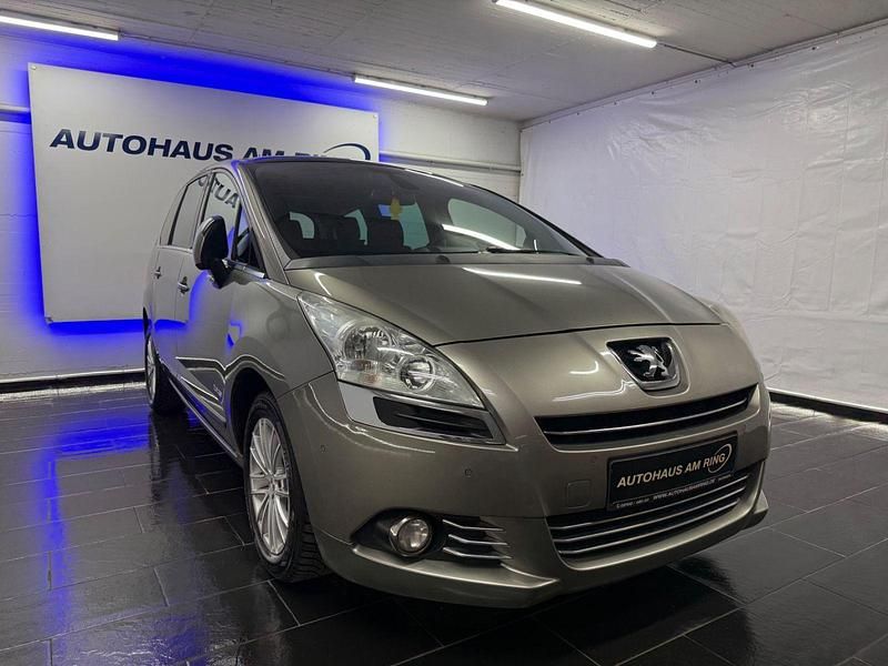 Gebraucht Peugeot 5008 Business-Line 114 PS (83 kW) 2013 Grau Van / Kleinbus