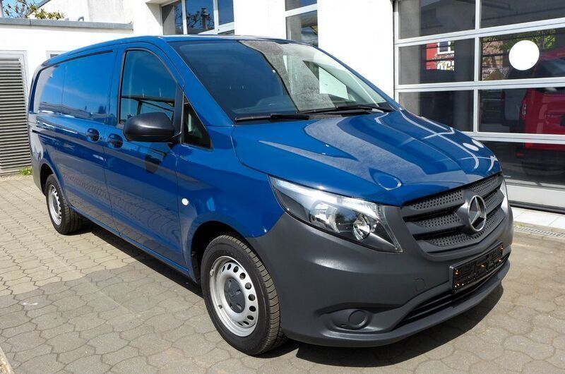 Stahlblau Gebraucht 2022 Mercedes Vito Van / Kleinbus | 21.890 € (Superpreis) - Bild 1/4
