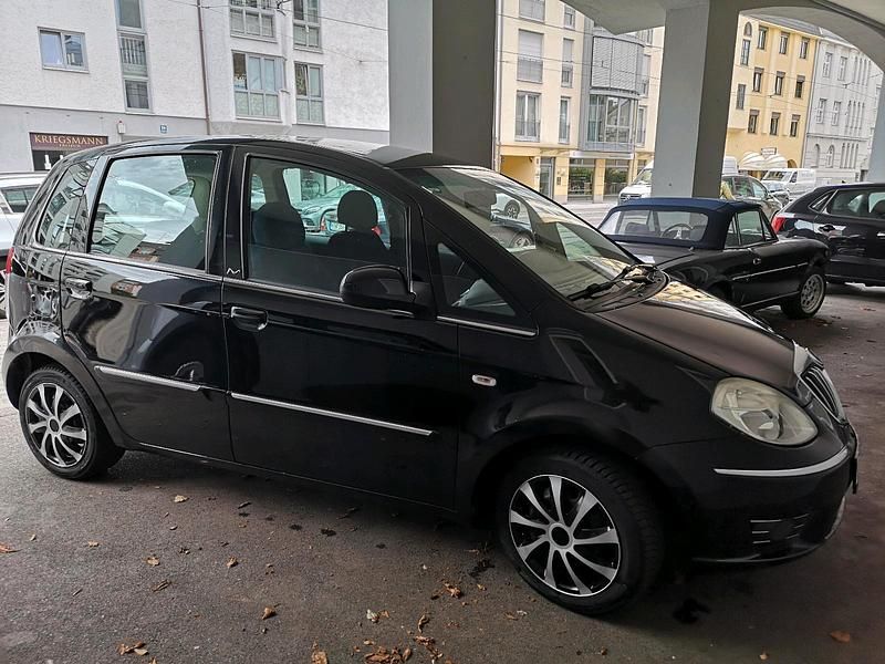 Schwarz Gebraucht 2010 Fiat Idea Van / Kleinbus | 2.999 € - Bild 1/4