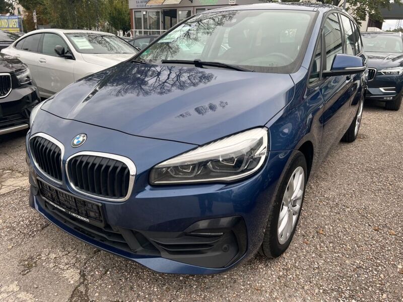 Phytonicblau metallic Gebraucht 2021 BMW 220 Gran Tourer Advantage Van / Kleinbus | 15.990 € (Guter Preis) - Bild 1/4