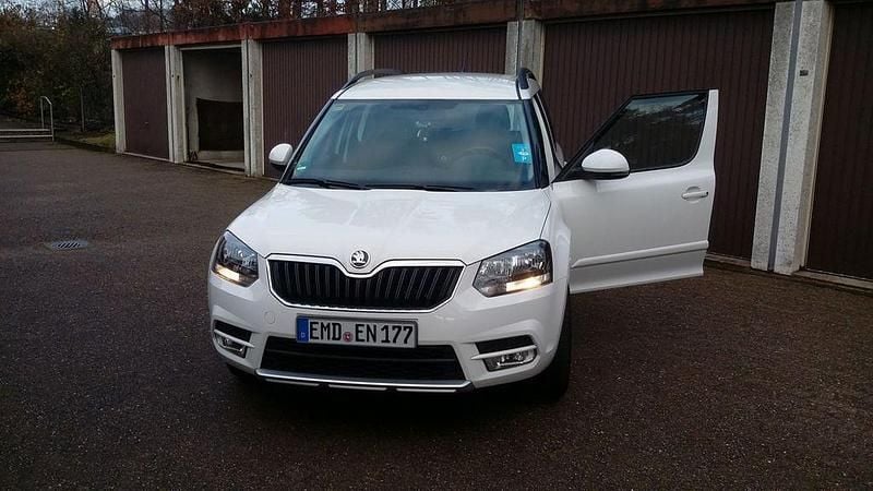 Weiß Gebraucht 2014 Skoda Yeti Elegance SUV | 10.100 € (Superpreis) - Bild 1/4