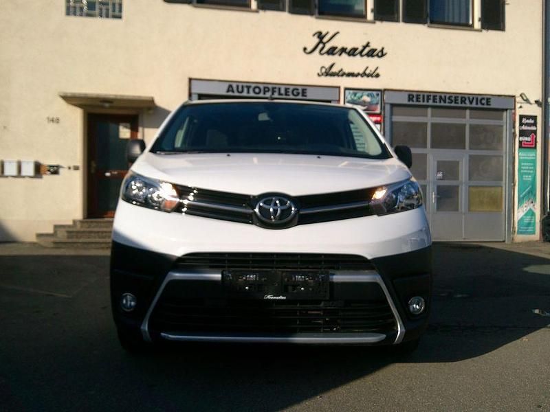 Gebraucht Toyota Proace 144 PS (105 kW) 2024 Weiß Van / Kleinbus