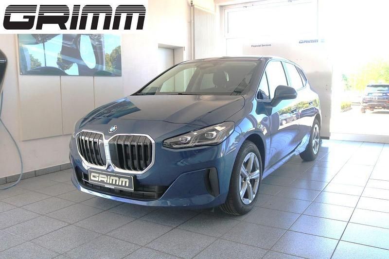 Gebraucht BMW 216 Active Tourer 122 PS (89 kW) 2024 Phytonicblau metallic Van / Kleinbus