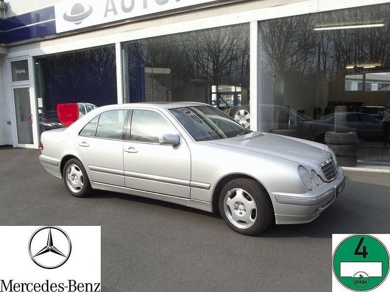 Silber Gebraucht 1998 Mercedes E200 Elegance Limousine | 2.690 € (Fairer Preis) - Bild 1/1