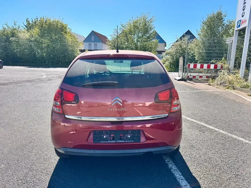 Gebraucht Citroën C3 SELECTION 73 PS (53 kW) 2011 Rot Limousine