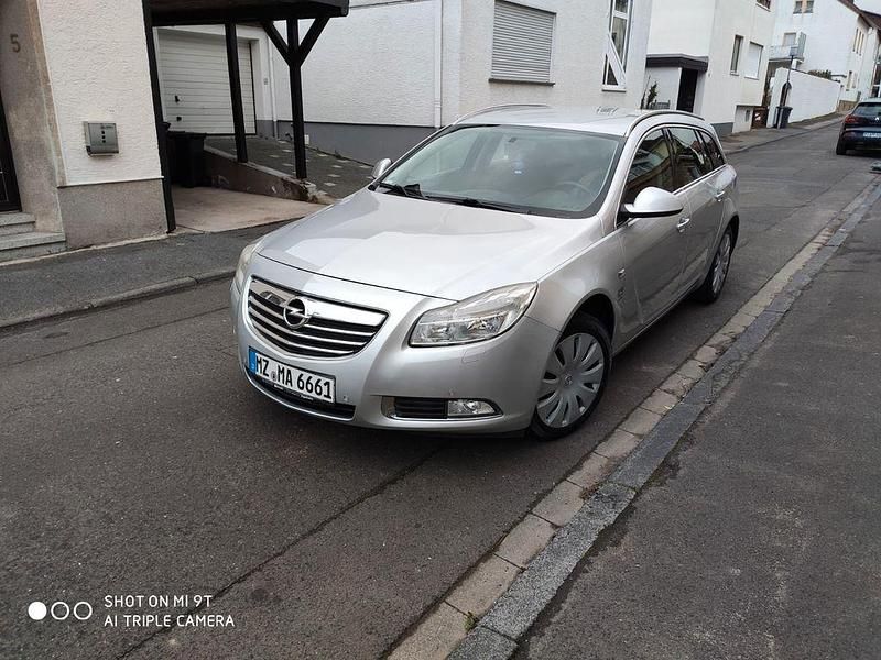 Gebraucht Opel Insignia Edition 160 PS (117 kW) 2010 Silber Kombi