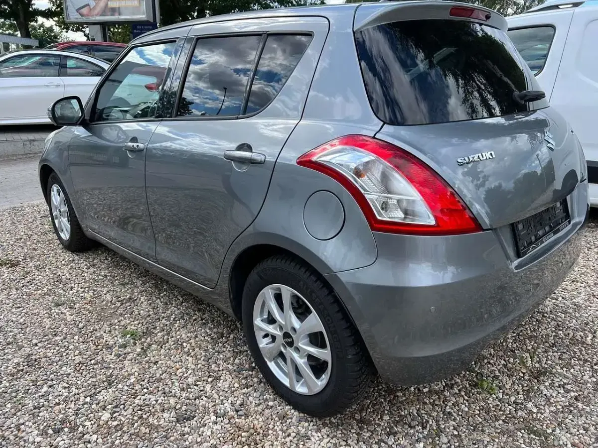 Gebraucht Suzuki Swift Club 94 PS (69 kW) 2014 Grau Kleinwagen