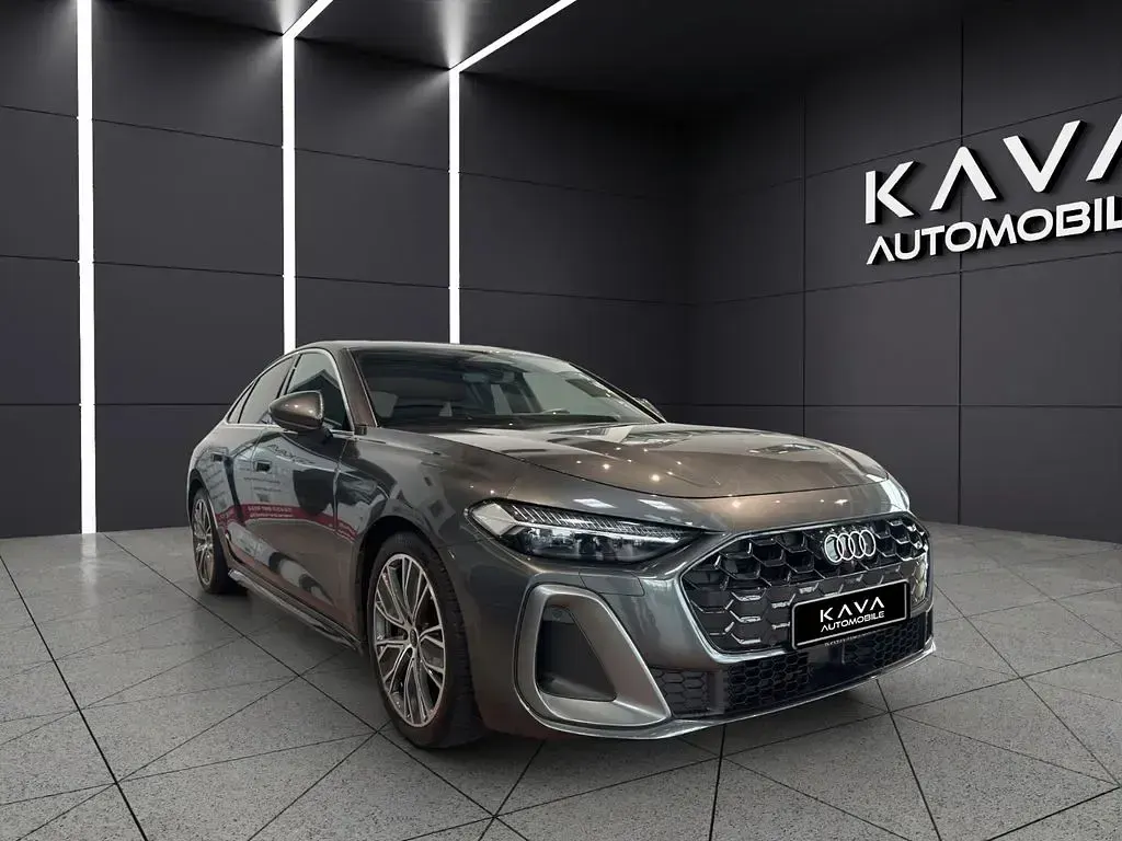 Gebraucht Audi A5 S-Line 204 PS (150 kW) 2024 Grau Limousine