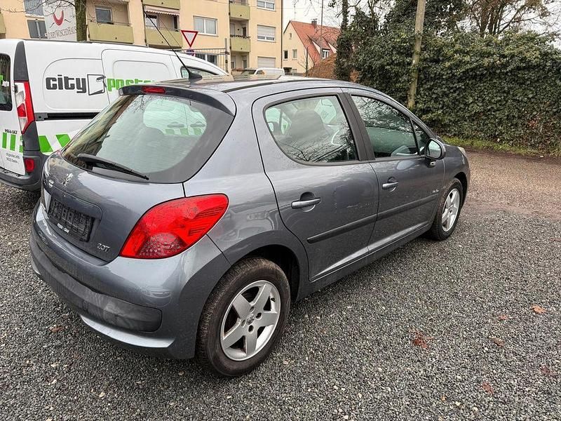 Gebraucht Peugeot 207 Urban Move 95 PS (69 kW) 2008 Limousine