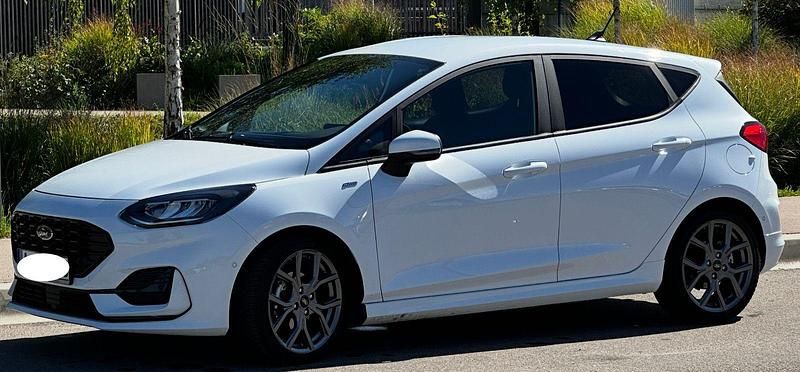 Weiß Gebraucht 2023 Ford Fiesta ST-Line Kleinwagen | 19.700 € (Guter Preis) - Bild 1/4