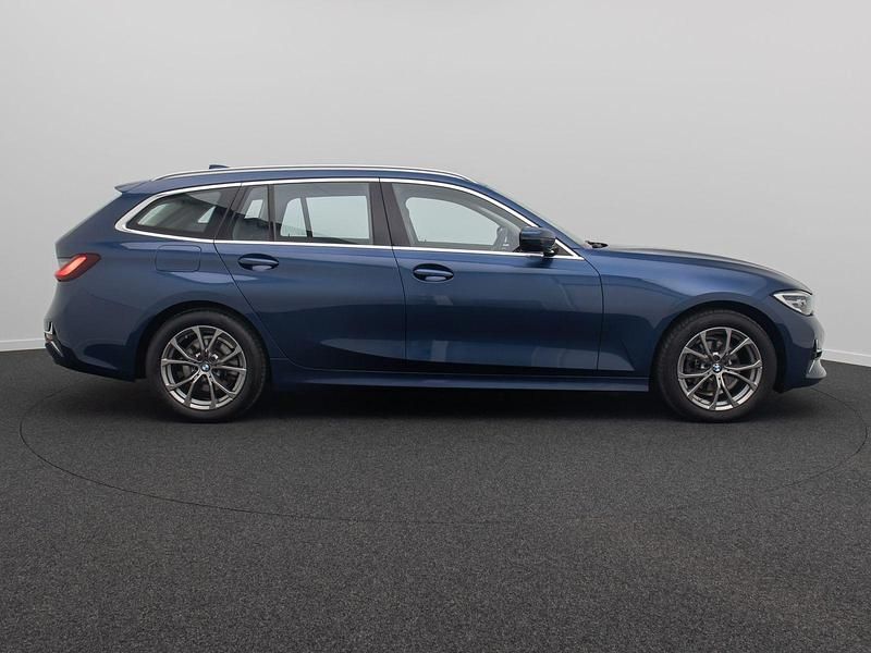 Gebraucht BMW 318 Luxury Line 150 PS (110 kW) 2022 Phytonicblauc1mschwarz Limousine