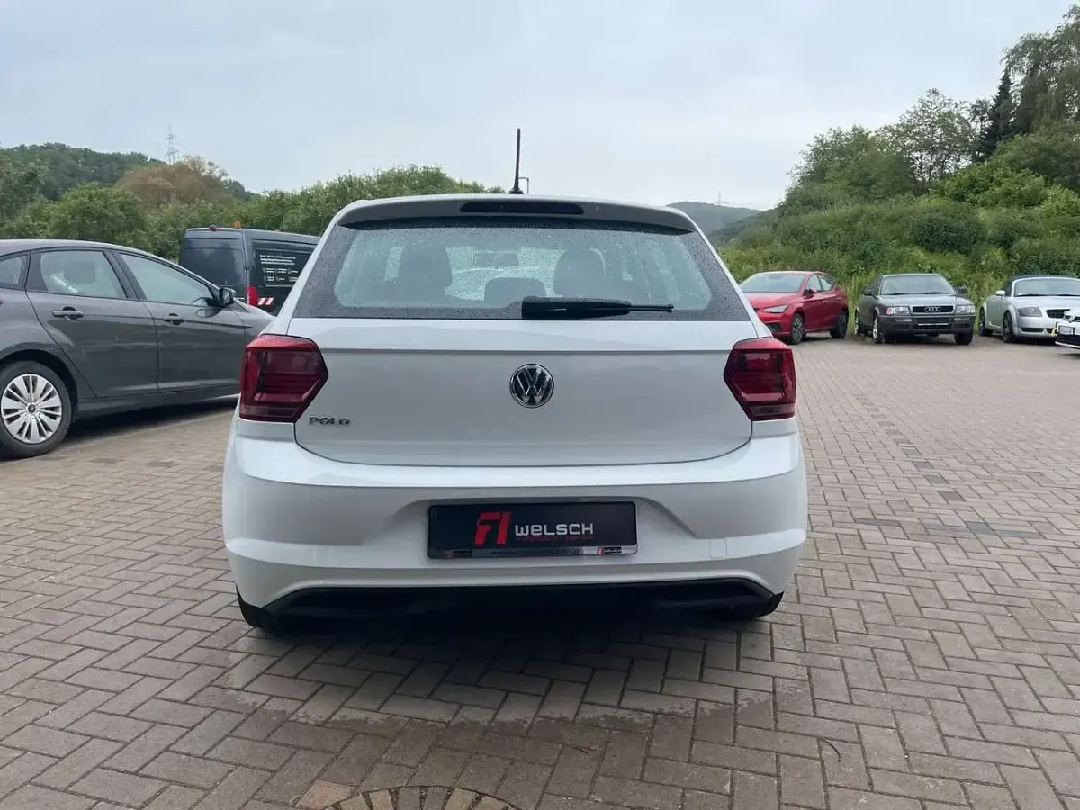 Gebraucht VW Polo Trendline 75 PS (55 kW) 2018 Pure white Kleinwagen