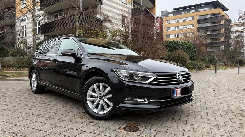 Schwarz Gebraucht 2018 VW Passat Comfortline Kombi | 10.990 € (Superpreis) - Bild 1/4